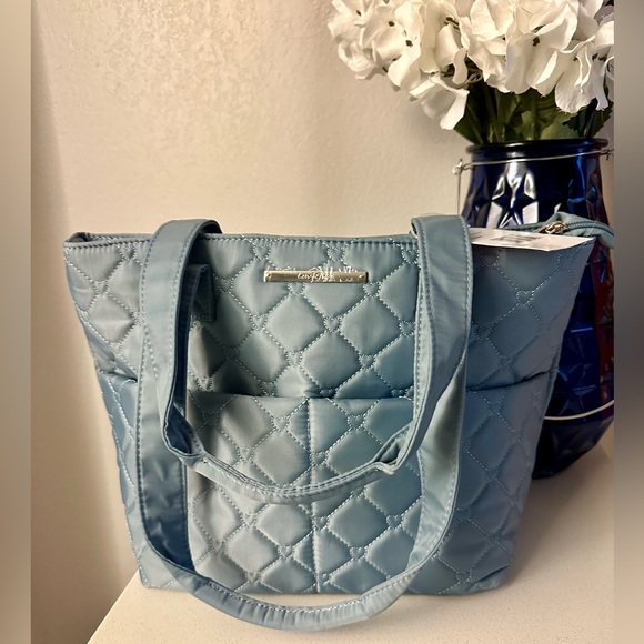 Betsey Johnson NWT quilted shoulder/tote bag. - Picture 2 of 10